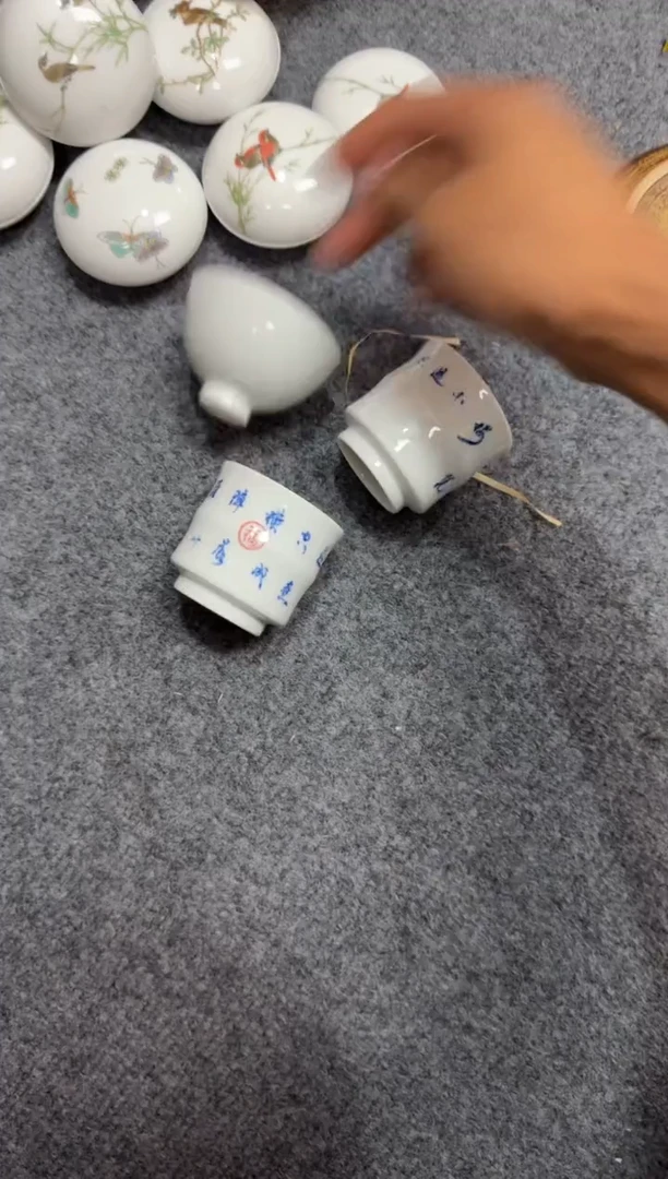 以笔为心，以瓷为纸。