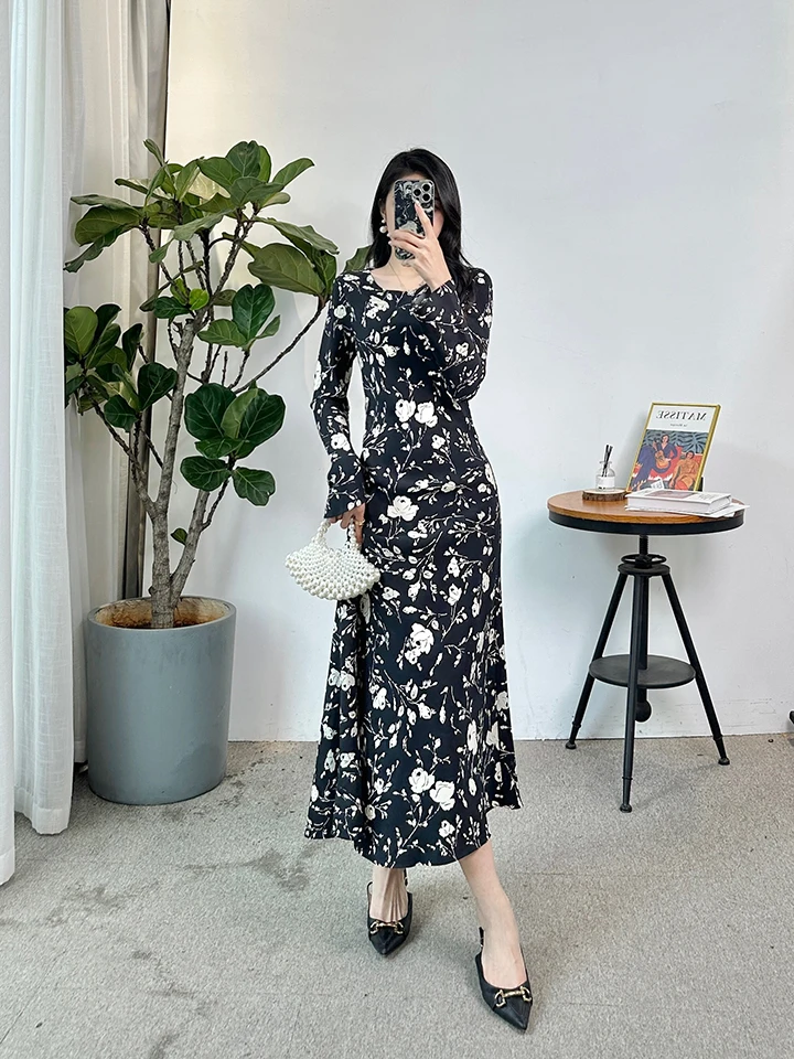 【源头工厂】黑白小碎花斜裁修身连衣裙-TOP10826