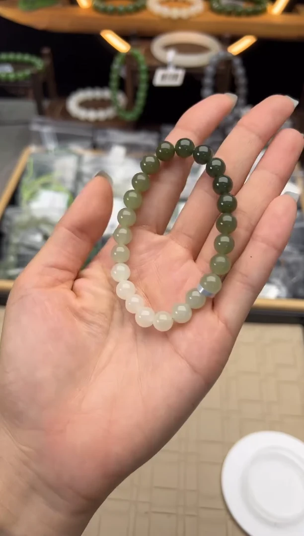 和田玉未镶嵌把件H57