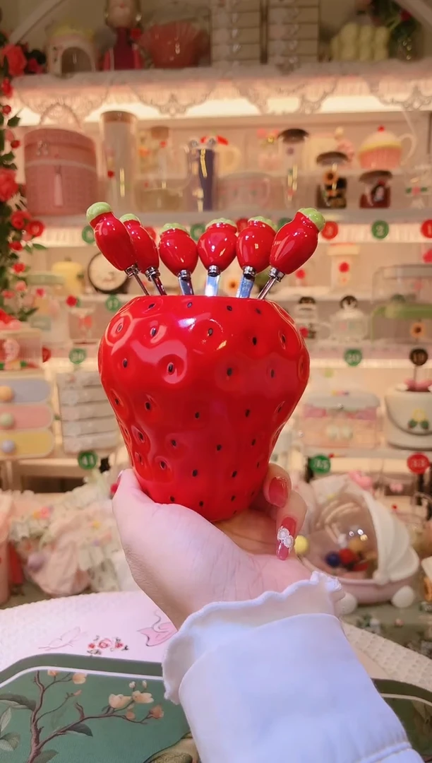 红色草莓水果叉——手工制作品质好！