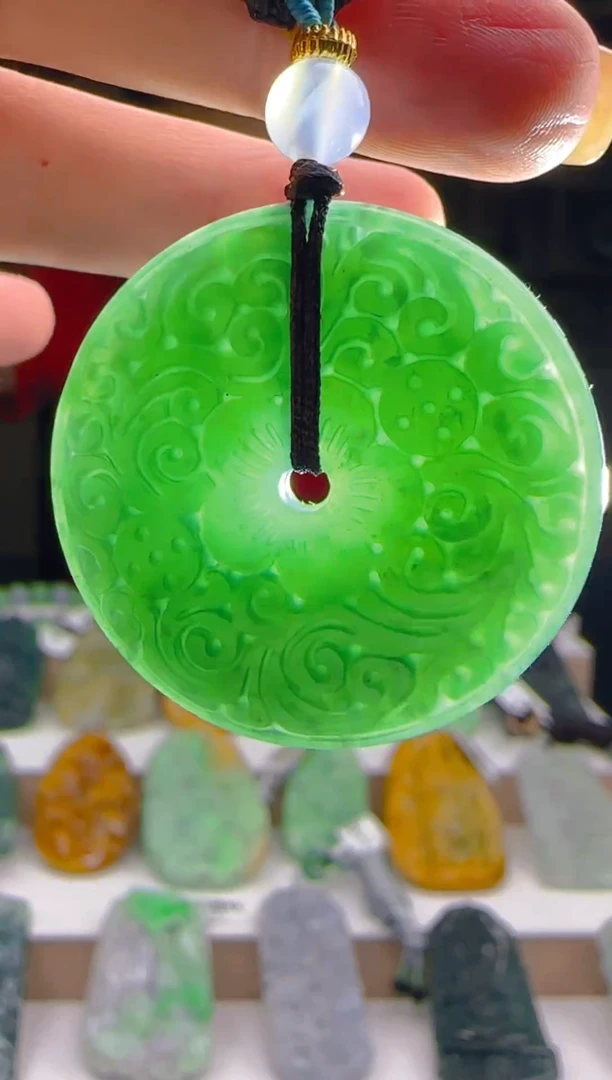 颈饰未镶嵌翡翠多样性发其一  平安扣