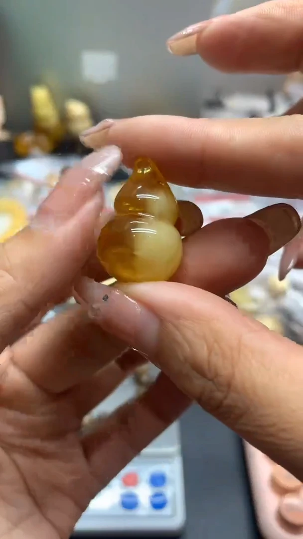 未镶嵌琥珀珠宝奇石2429