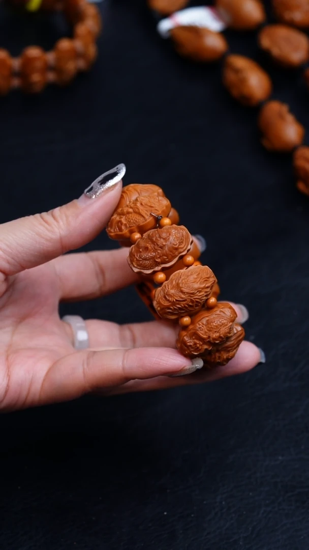 【闪购商品】橄榄核手串/手链16龙戏珠手牌