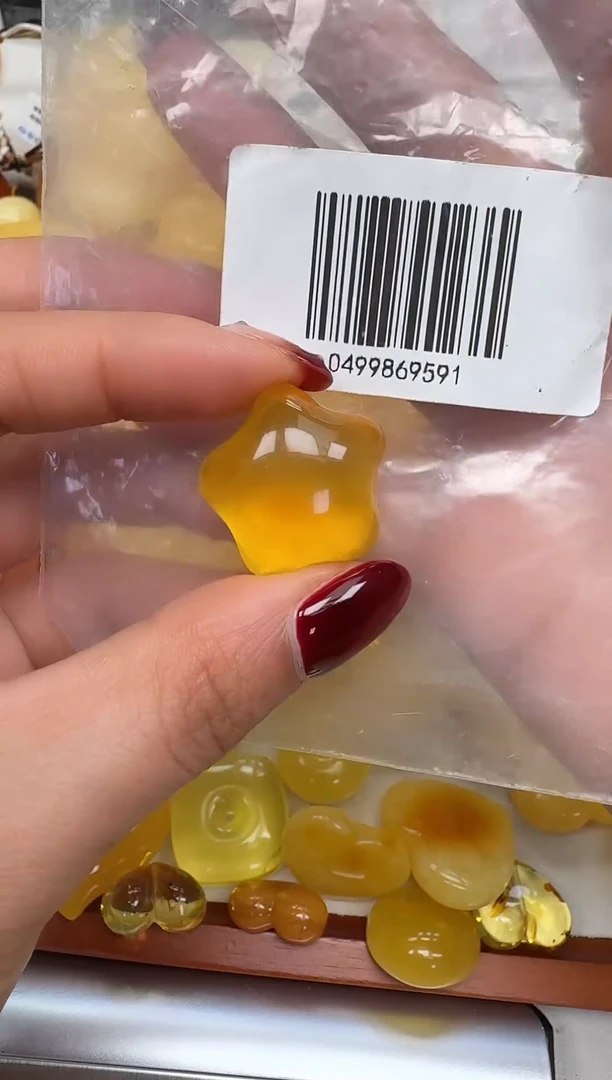 裸石琥珀未镶嵌如图