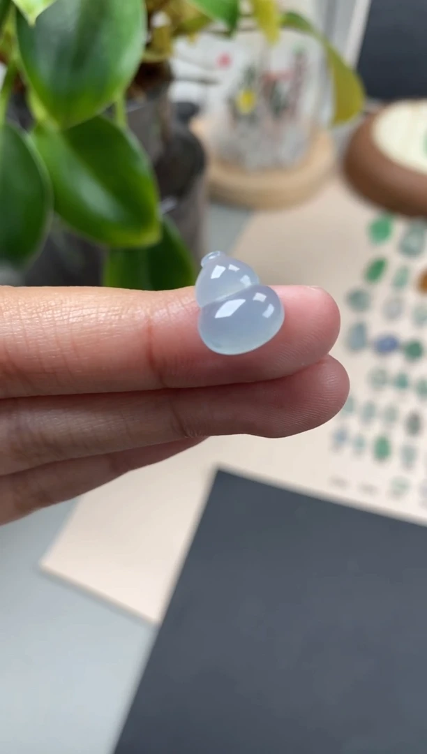 【闪购商品】翡翠颈饰未镶嵌翡翠冰紫葫芦