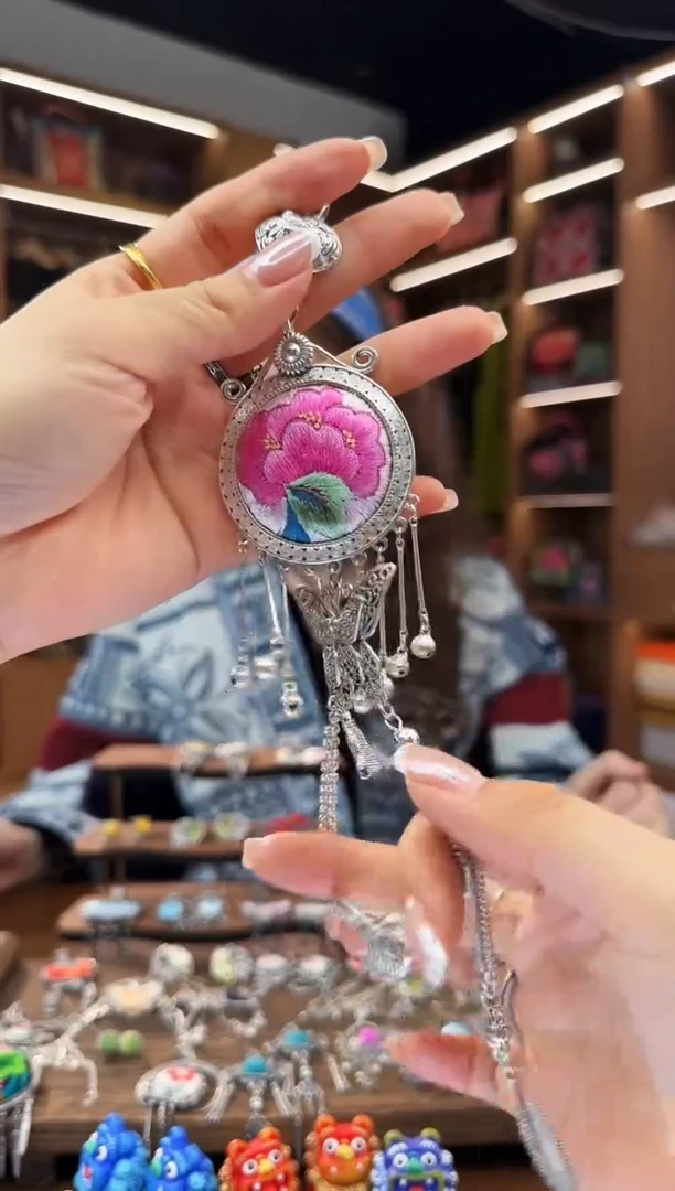 【闪购商品】织绣106黔东南苗族刺绣