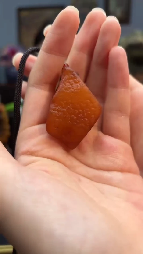琥珀颈饰未镶嵌吊坠