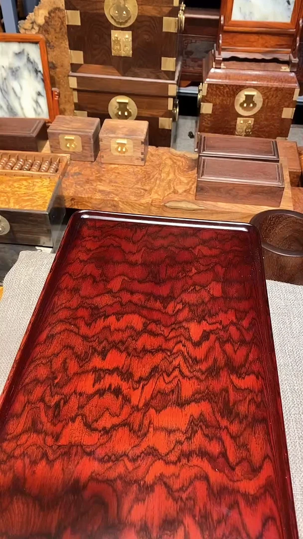 红酸枝木类奔*马大茶盘一个