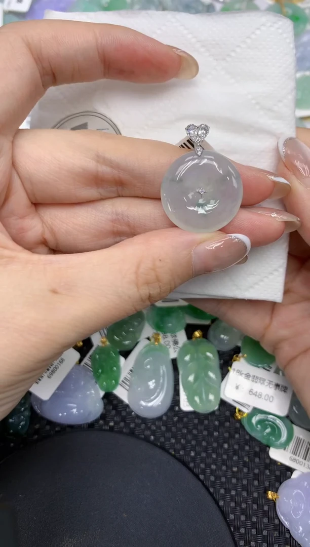 颈饰18K金镶嵌翡翠1111111