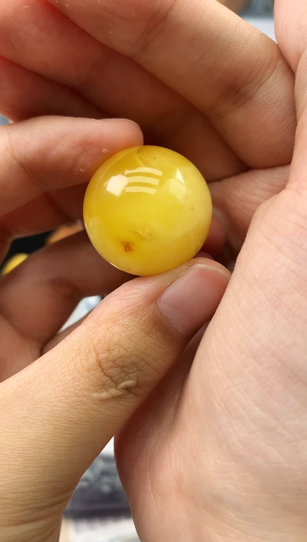 未镶嵌琥珀珠宝奇石50