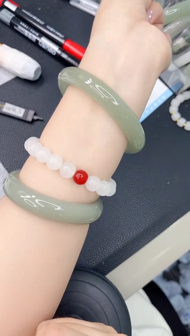 石英质玉手镯未镶嵌55-63.1