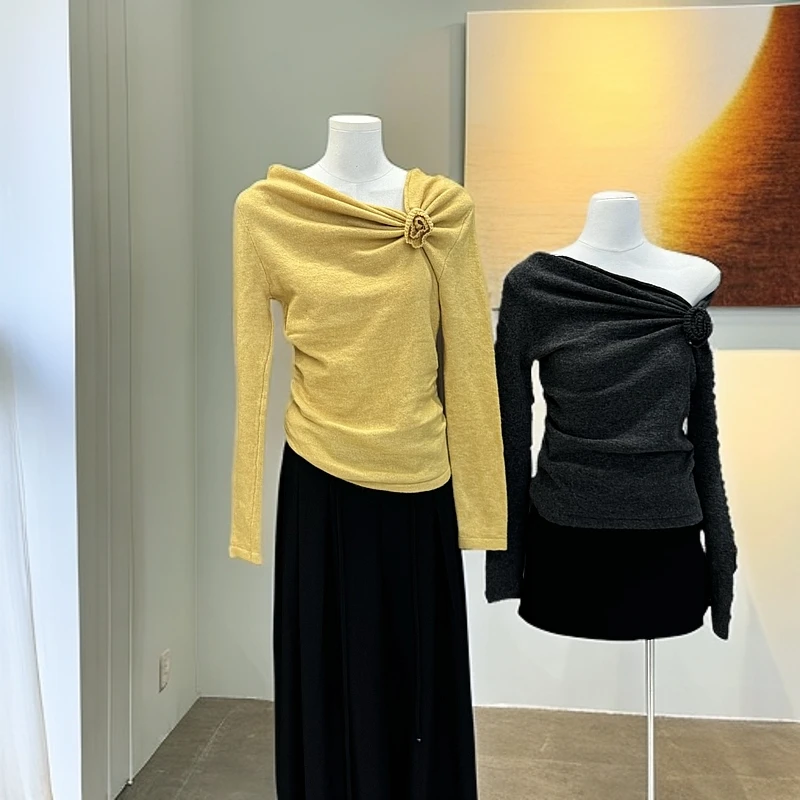 【ZZ严选】67712一字斜肩立体花朵针织衫女捏褶修身显瘦打底衫上衣