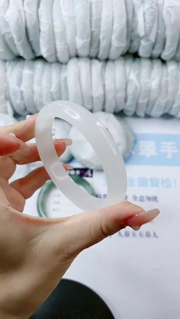 【闪购商品】石英质玉手镯未镶嵌0280228979-多样性发货