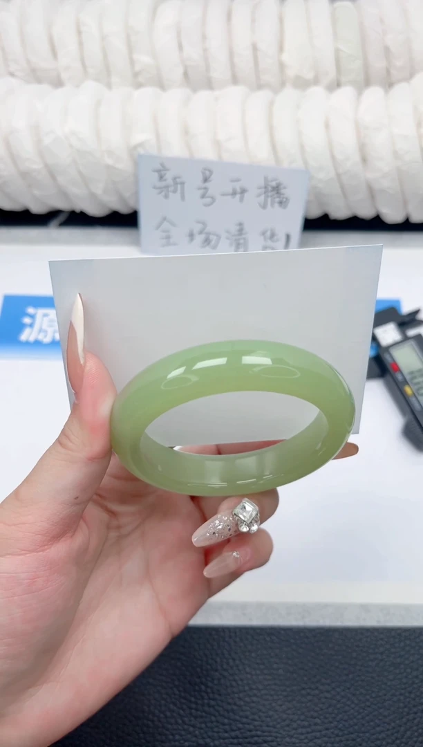 未镶嵌手镯石英质玉117-芙蓉绿55.4