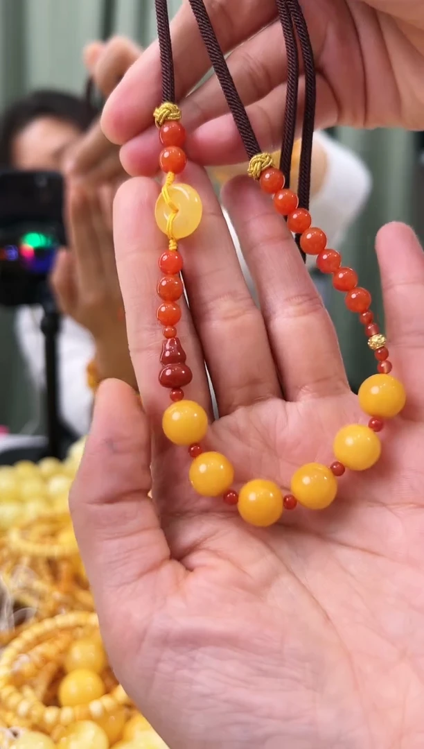 【闪购商品】琥珀手链未镶嵌蜜蜡项链多样性发其中一件