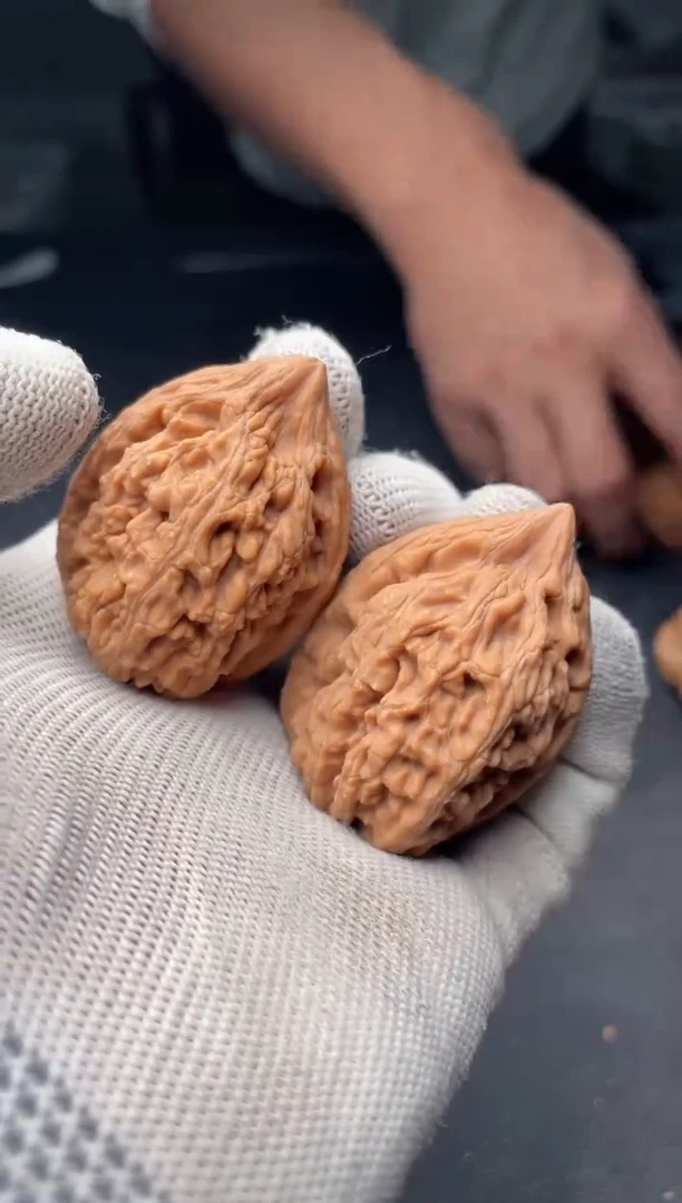 把件文玩核桃a178  蚂蚁王  33尺