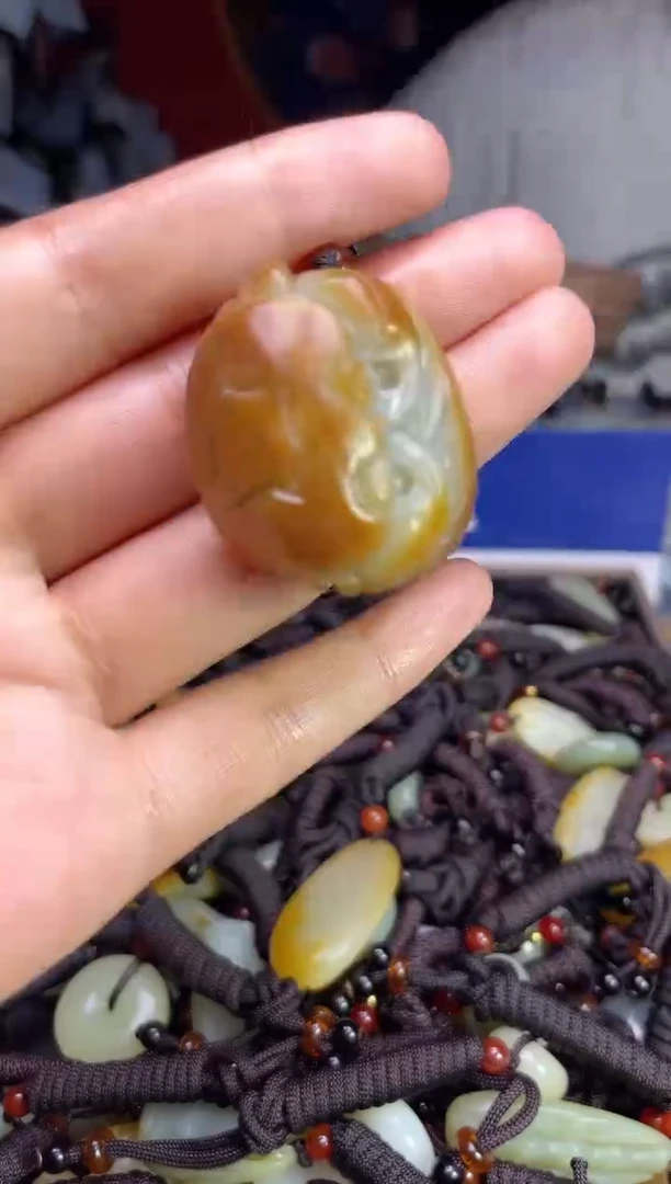 未镶嵌和田玉挂件1