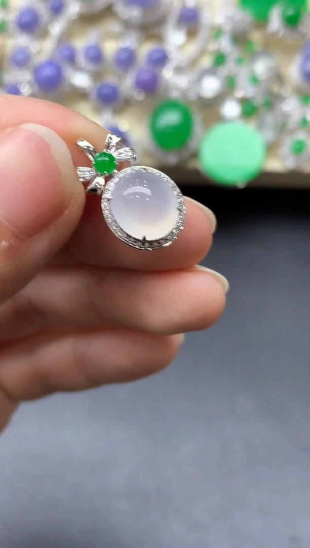 颈饰18K金镶嵌翡翠165-中国好珍宝