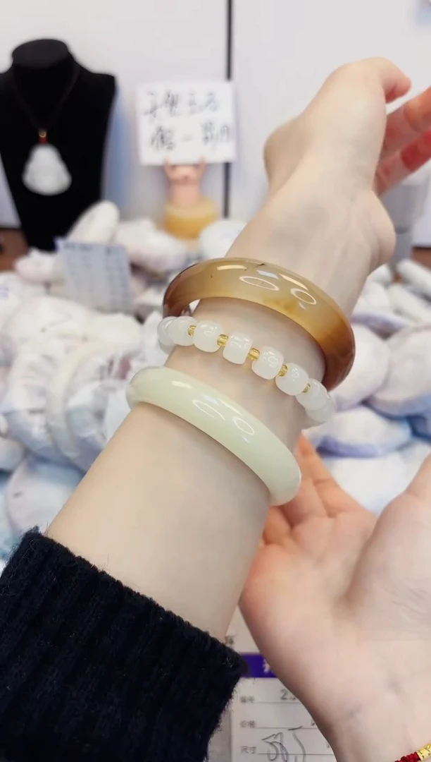 【闪购商品】石英质玉手镯未镶嵌236-财气镯圈口58