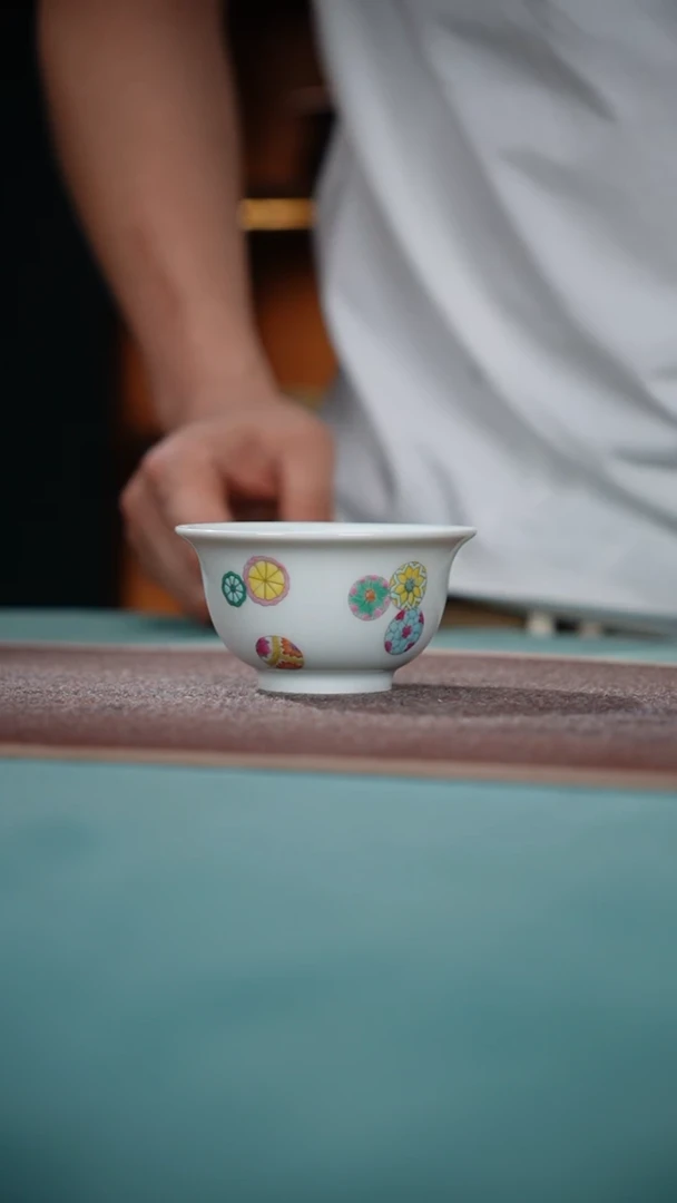 162-6珐琅彩皮球花压手杯