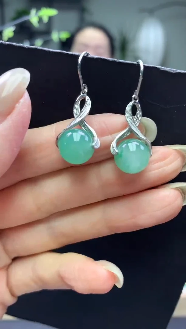 未镶嵌石英质玉耳坠耳坠