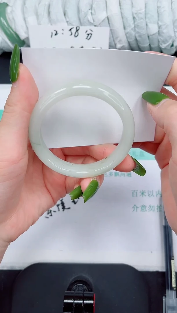 石英岩玉手镯未镶嵌7/55