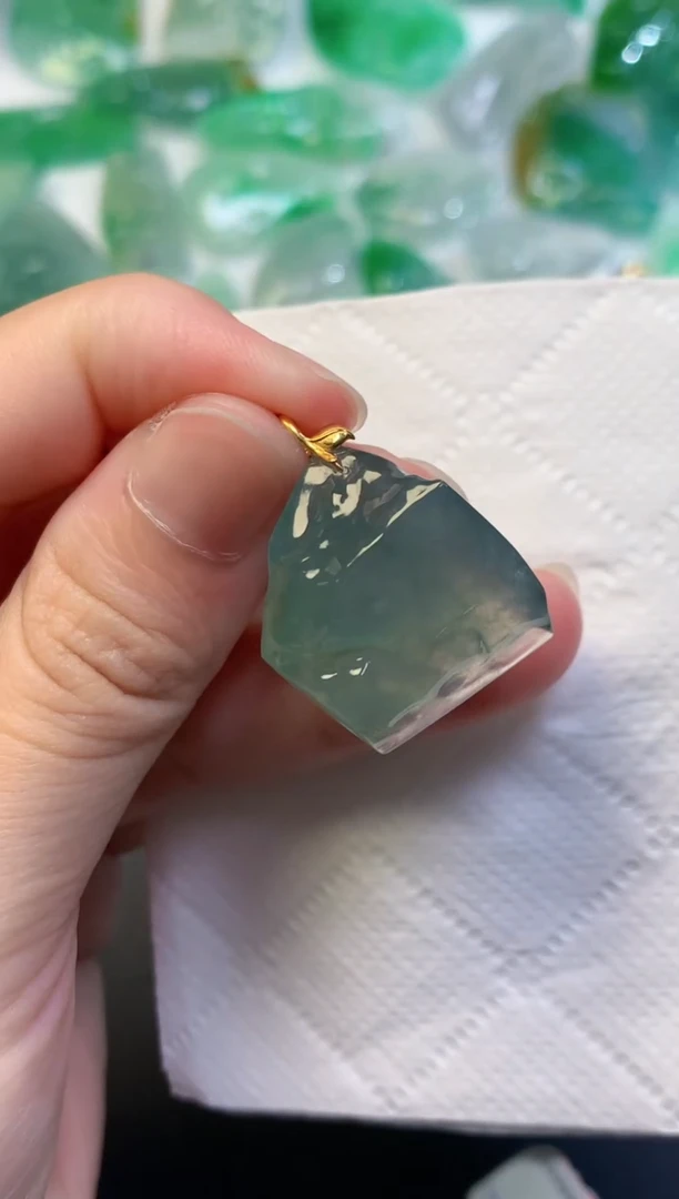 颈饰未镶嵌翡翠