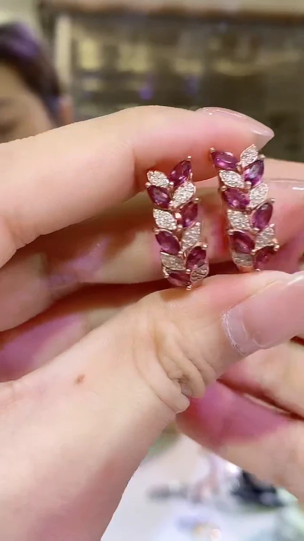 银S925镶嵌耳饰石榴石090ZB1028产品一个