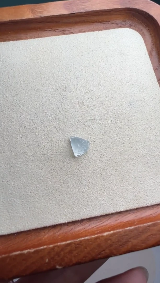 未镶嵌定制翡翠白冰莲蓬