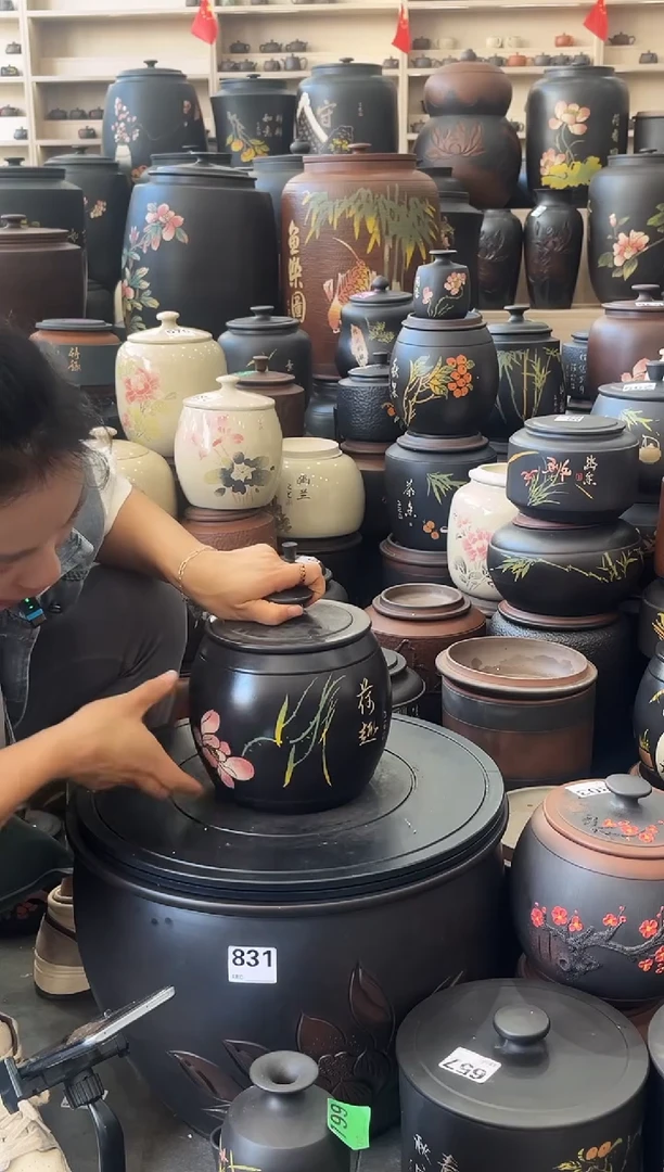 罐瑕疵茶叶罐   腰鼓彩填   798