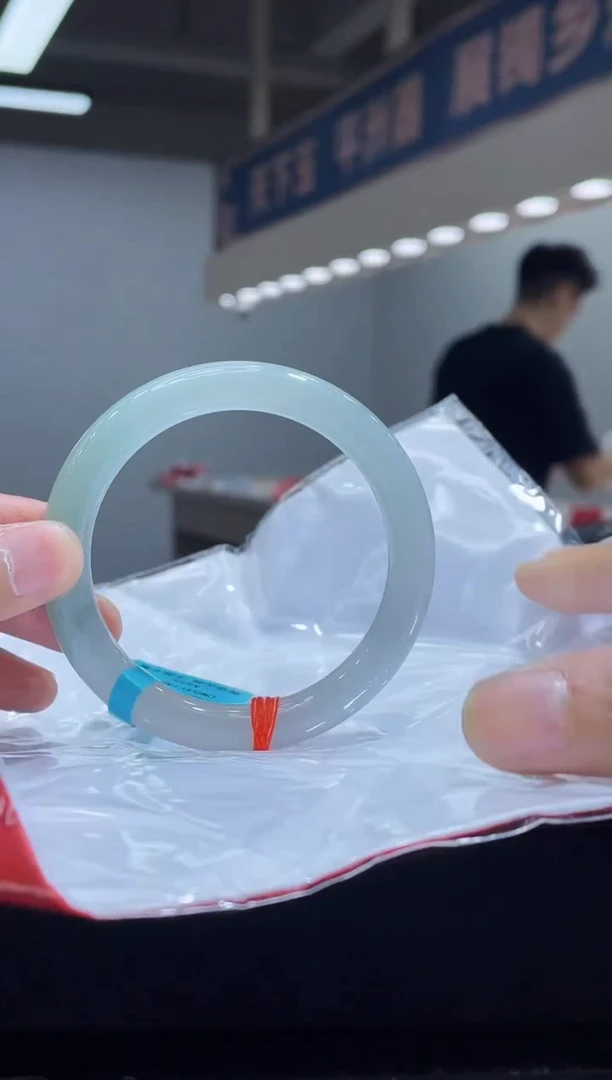 未镶嵌手镯翡翠5