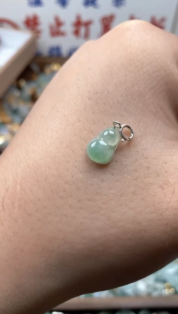 【闪购商品】翡翠颈饰未镶嵌哥哥