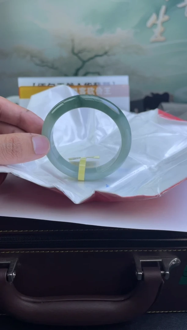 翡翠手镯未镶嵌5