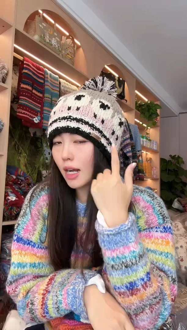 羊毛明星同款黑粉色羊毛帽子