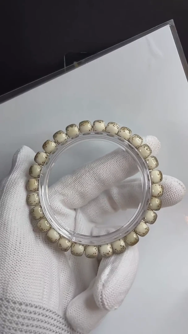 手串星月菩提小驼包8x7.a457