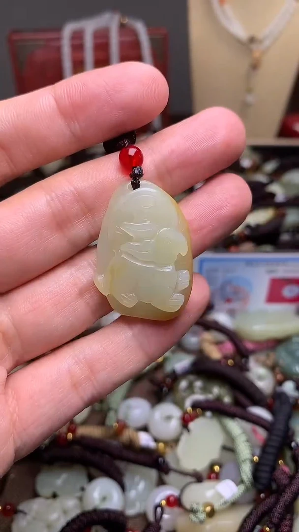 颈饰未镶嵌和田玉新疆料青海料清水和田玉吊坠