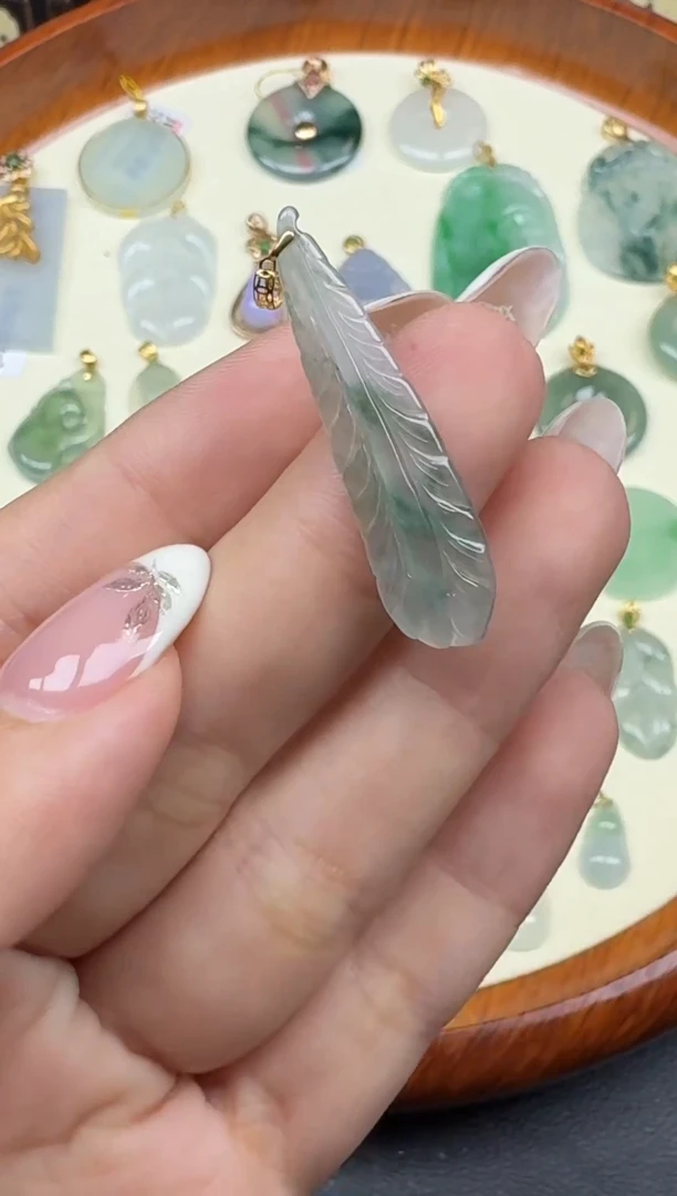 吊坠(赠链)未镶嵌翡翠羽毛