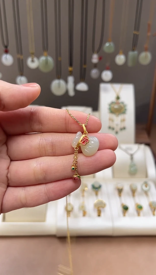 颈饰银S925镶嵌和田玉和田玉吊坠