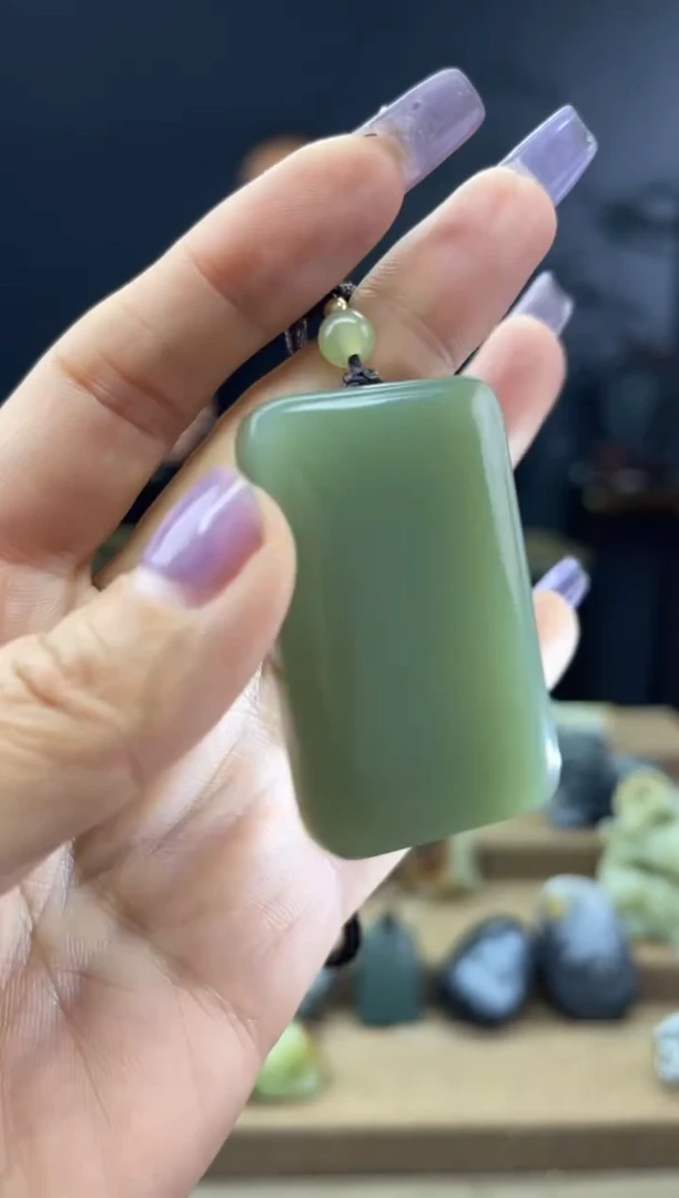 颈饰未镶嵌和田玉1