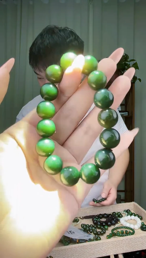 未镶嵌和田玉挂件拍一发一，多样性发货！