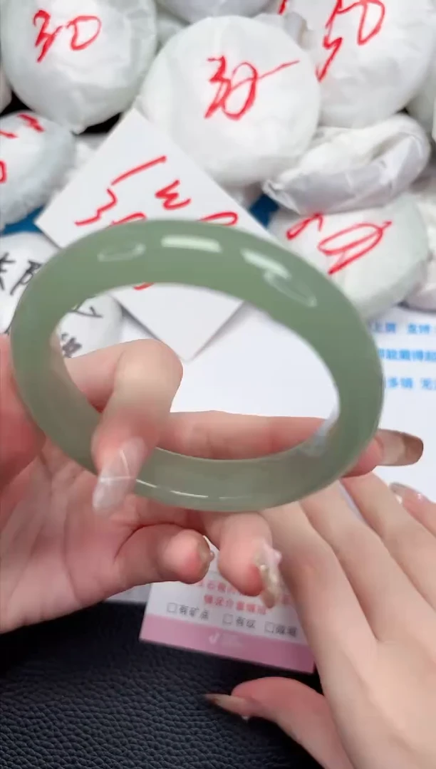 【闪购商品】石英质玉手镯未镶嵌279-55.8