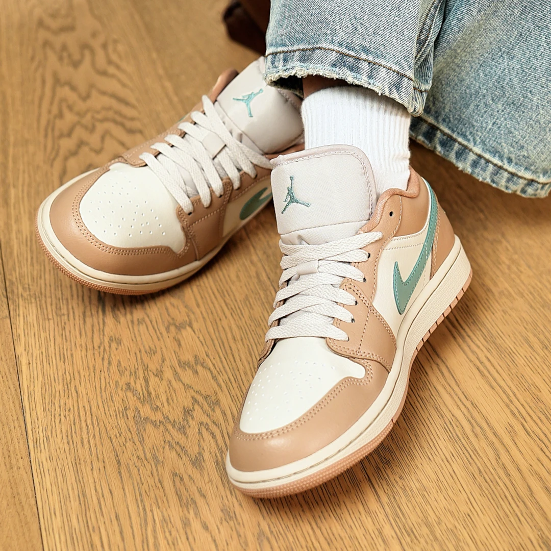 【商城】Nike耐克校园女鞋AIR JORDAN 1流光风运动篮球鞋DC0774-130