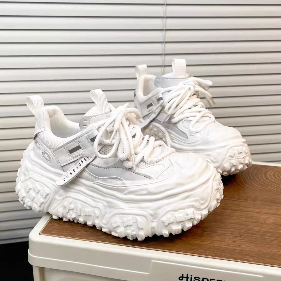 欧货松糕厚底小白鞋女2025新爆款超火网红百搭复古休闲运动鞋子女