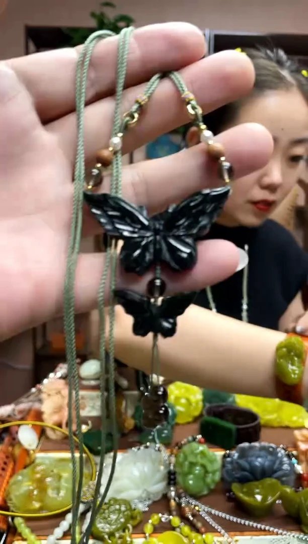 未镶嵌岫玉吊坠·