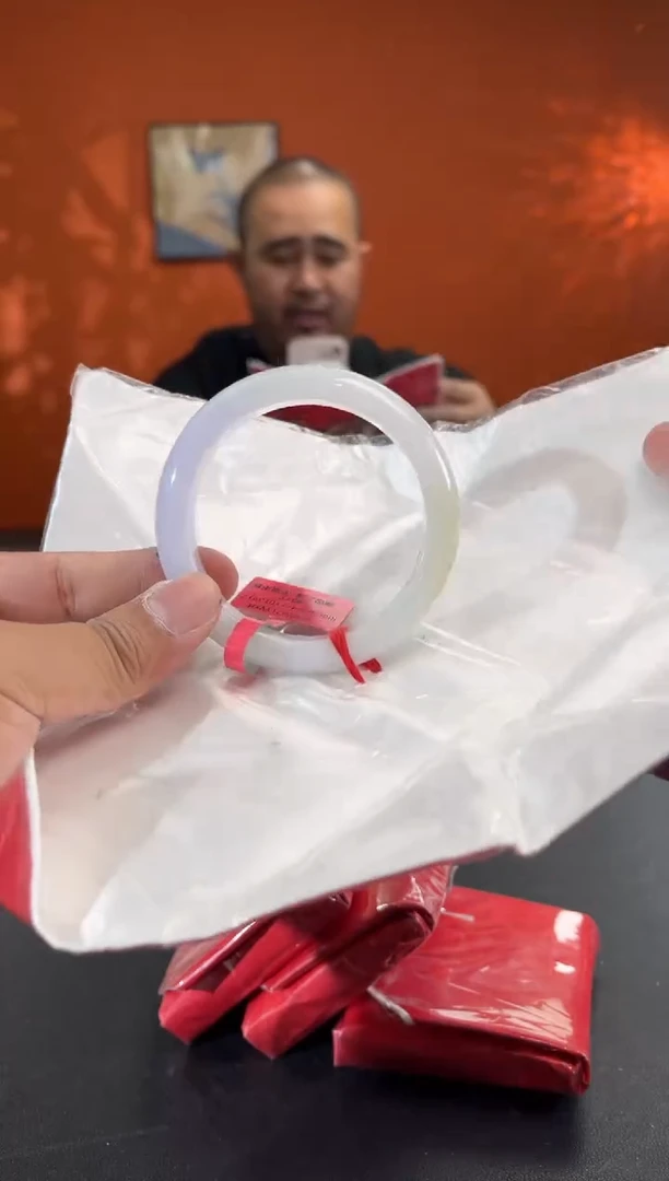 未镶嵌手镯翡翠9 56