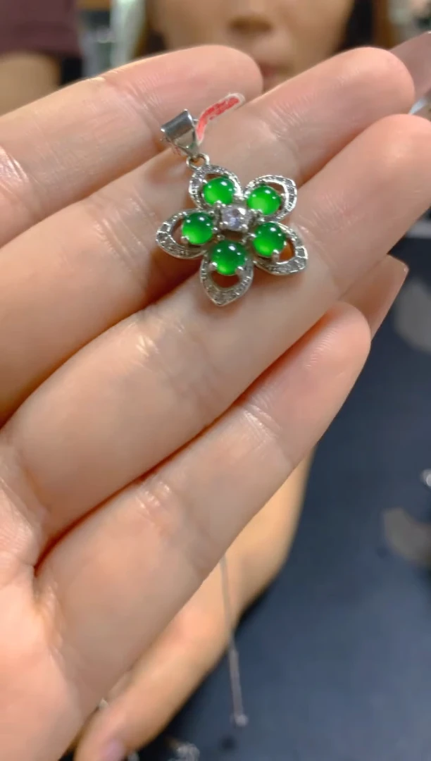 翡翠未镶嵌吊坠(赠链)0868058542多样性发一