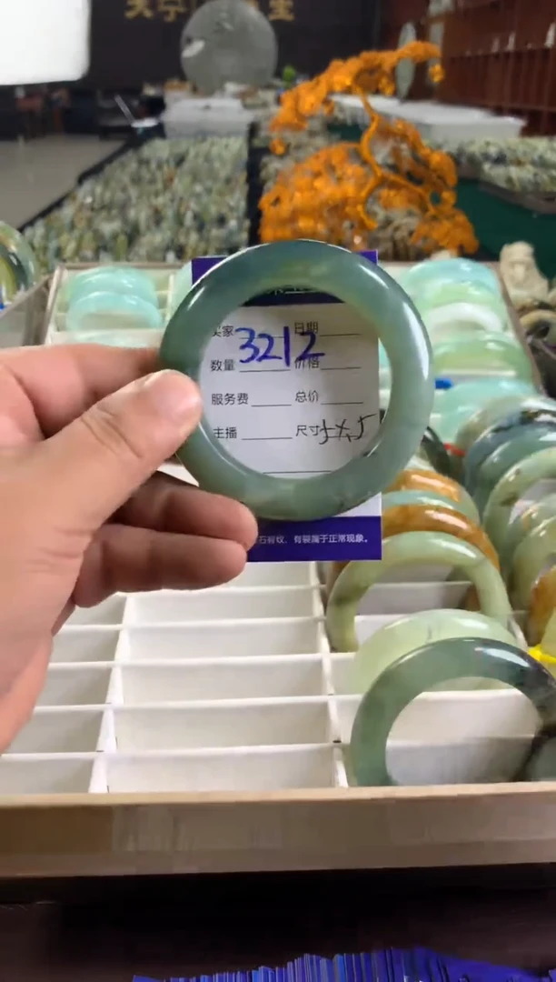 未镶嵌蛇纹石玉手镯3212