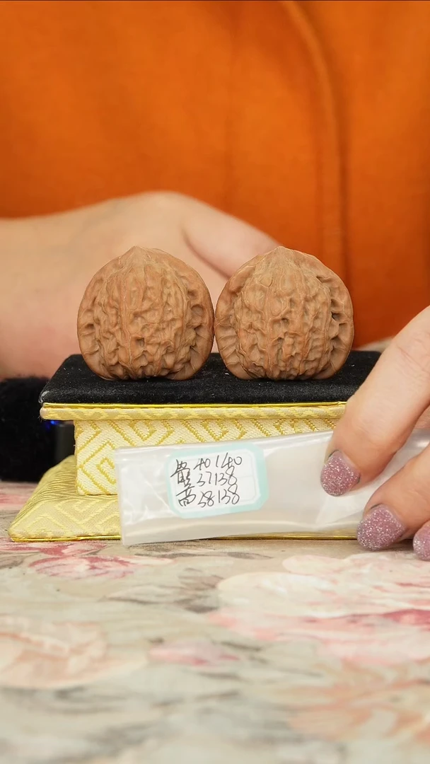 【闪购商品】文玩核桃把件非嫁接将军帽
