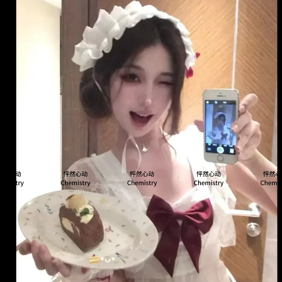怦然心动：请吩咐我！纯欲法式甜美少女厨娘围裙蕾丝边