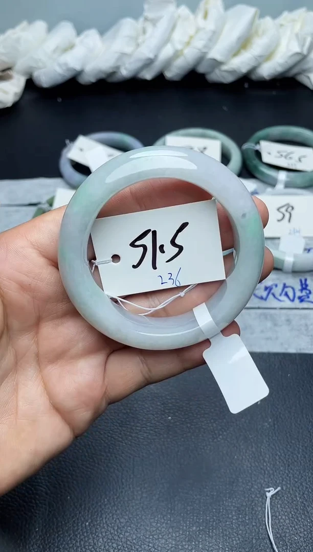 未镶嵌手镯翡翠236